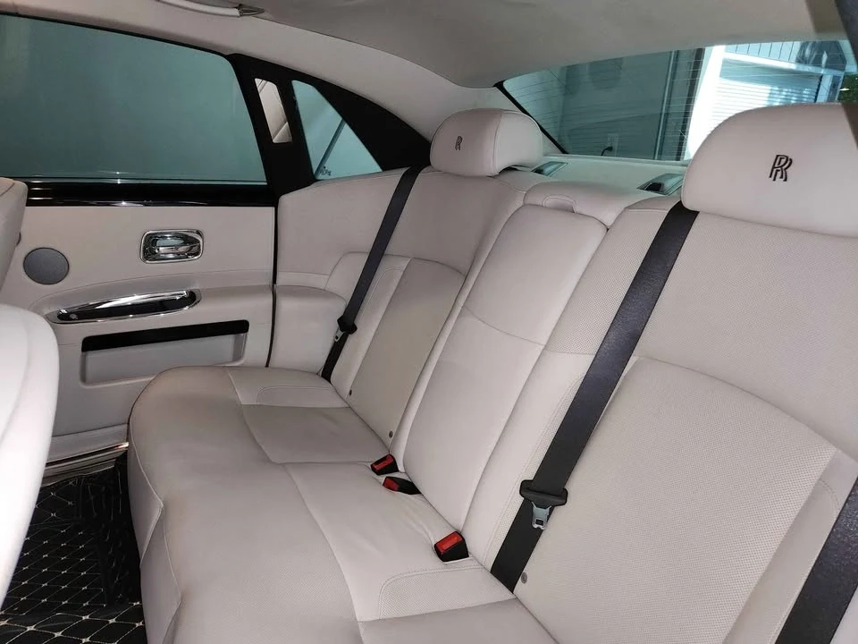 2010 Rolls-Royce Ghost 1st Gen - Image 4 of 10