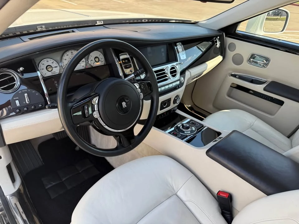 2010 Rolls-Royce Ghost 1st Gen - Image 5 of 9