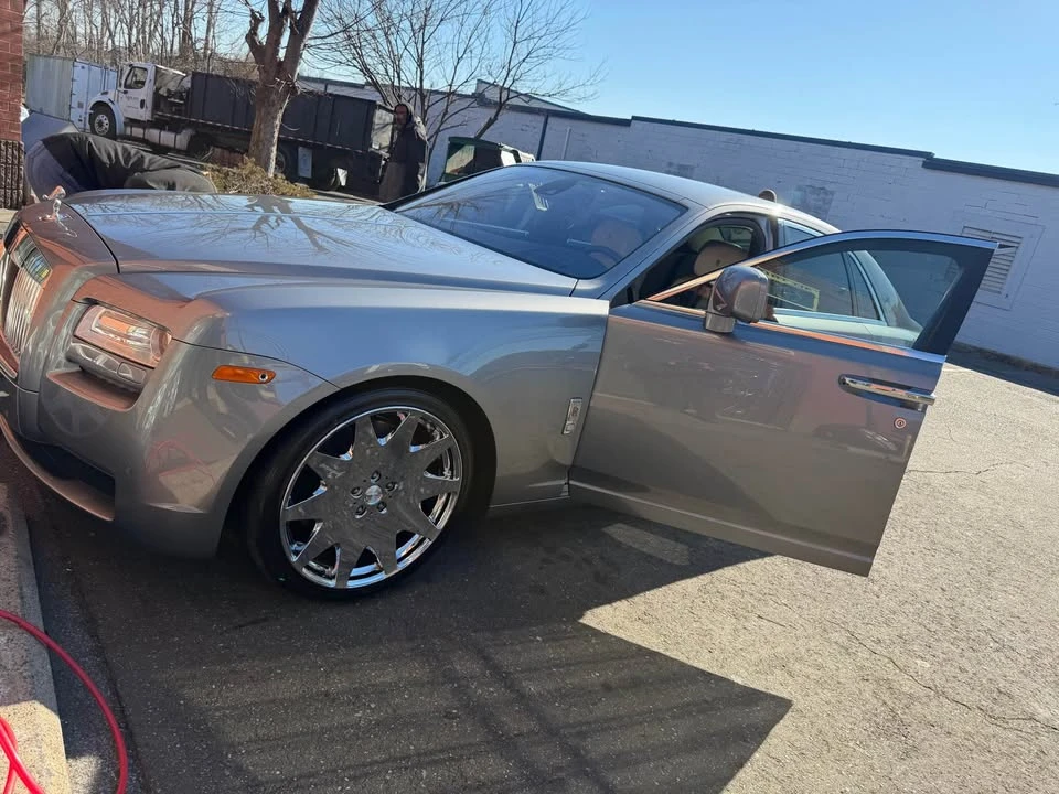 2010 Rolls-Royce Ghost 1st Gen - Image 6 of 8