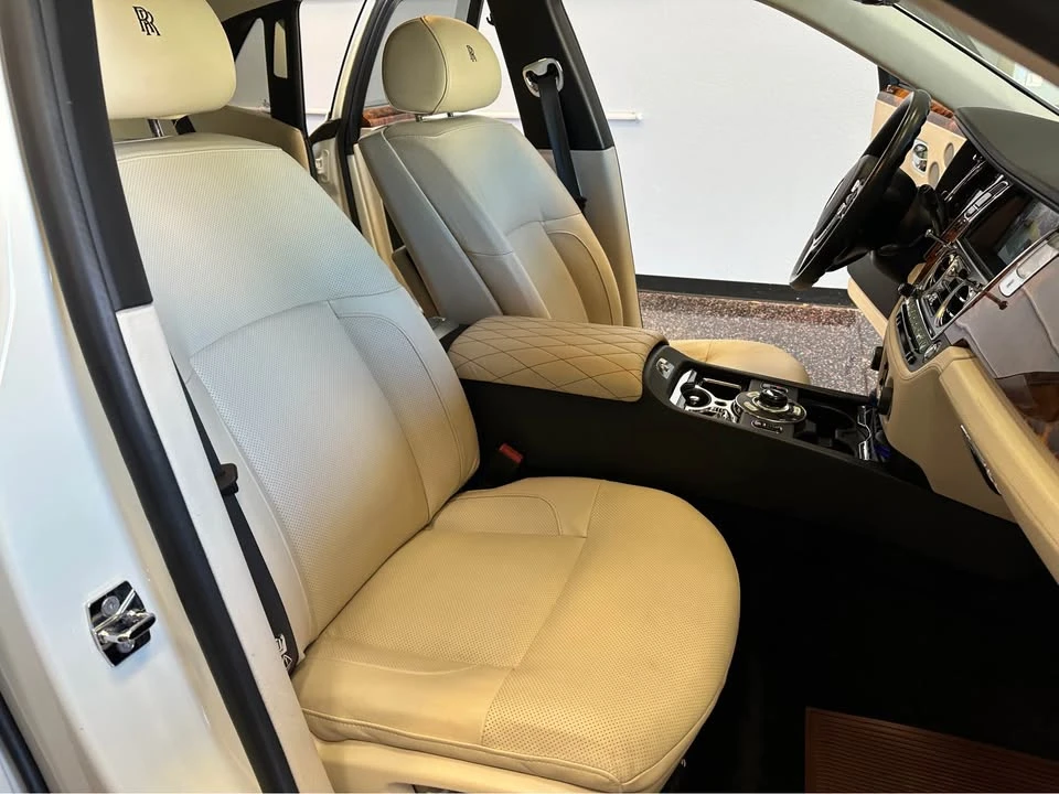 2010 Rolls-Royce Ghost 1st Gen - Image 7 of 20