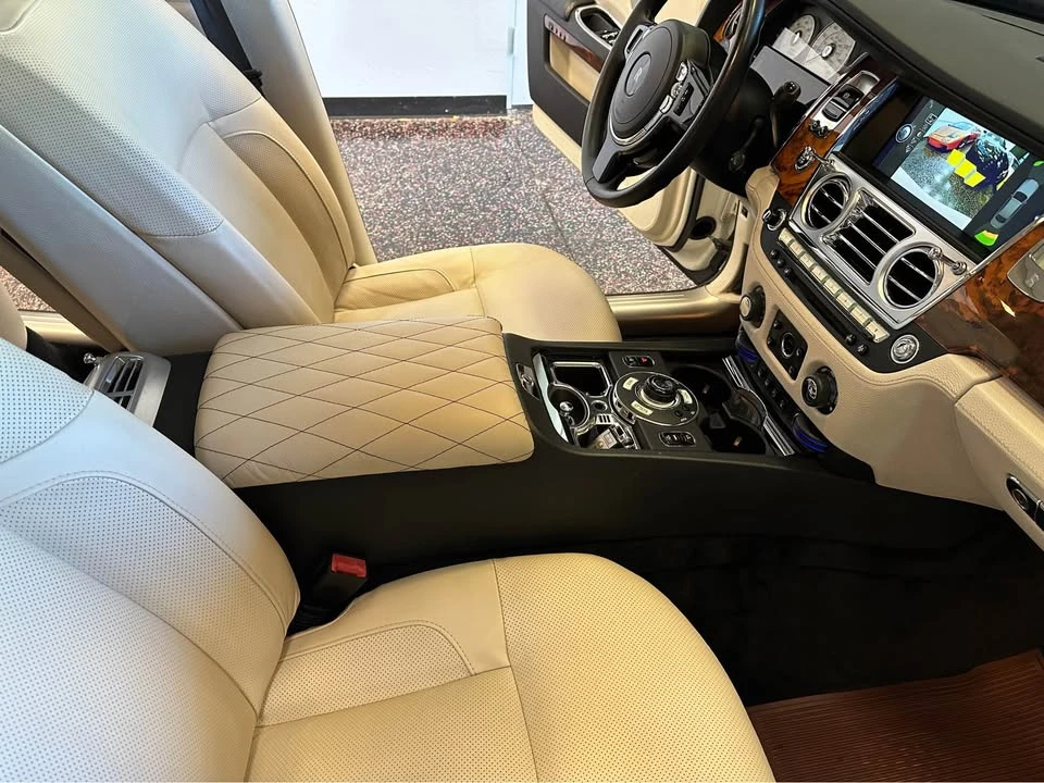 2010 Rolls-Royce Ghost 1st Gen - Image 8 of 20