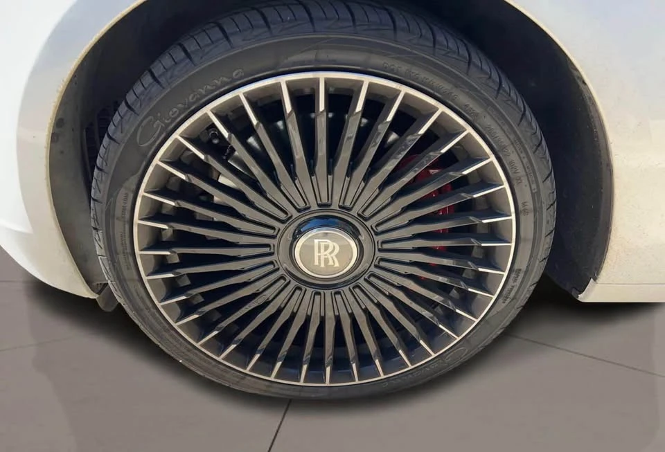 2010 Rolls-Royce Ghost 1st Gen - Image 5 of 12