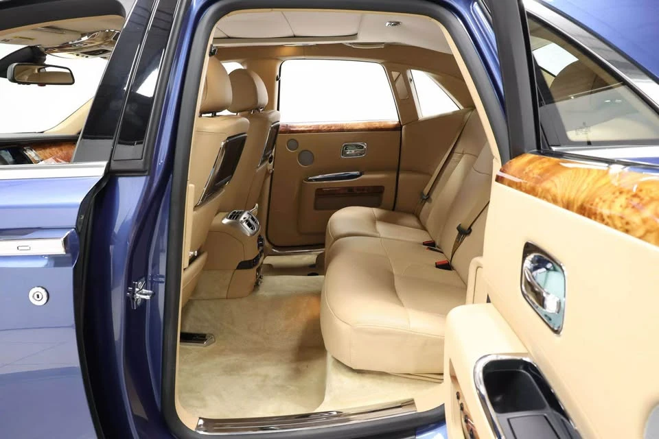 2010 Rolls-Royce Ghost 1st Gen - Image 17 of 19