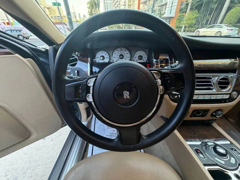 2010 Rolls-Royce Ghost 1st Gen - Image 15 of 20