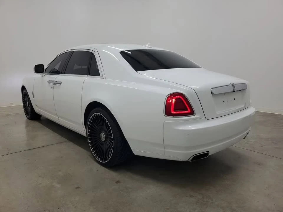 2010 Rolls-Royce Ghost 1st Gen - Image 4 of 16