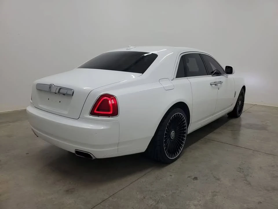 2010 Rolls-Royce Ghost 1st Gen - Image 2 of 16