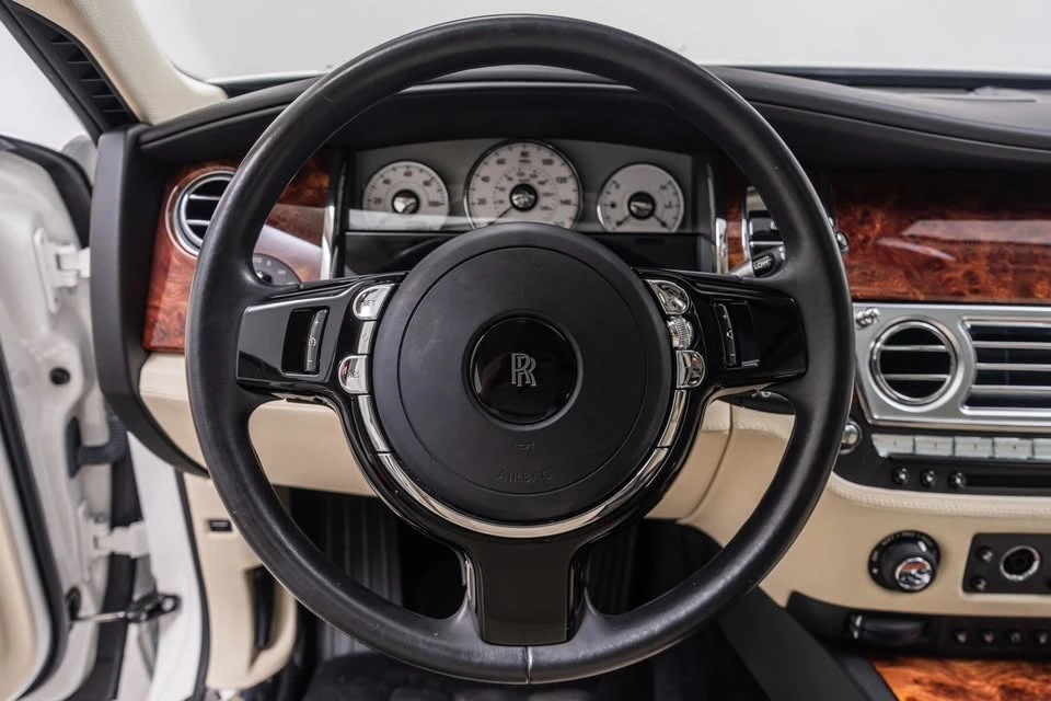 2010 Rolls-Royce Ghost 1st Gen - Image 14 of 19
