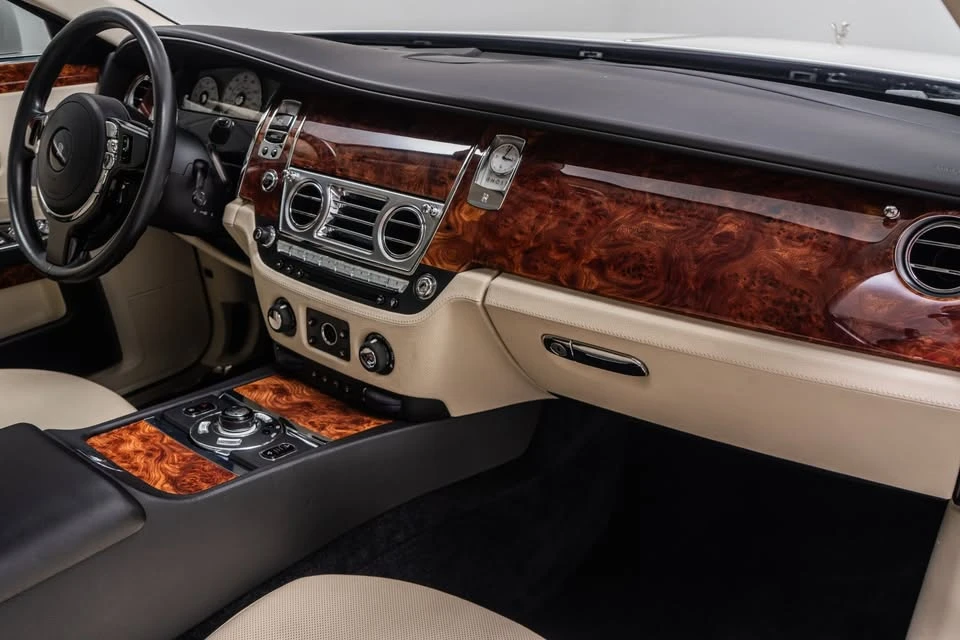 2010 Rolls-Royce Ghost 1st Gen - Image 13 of 19