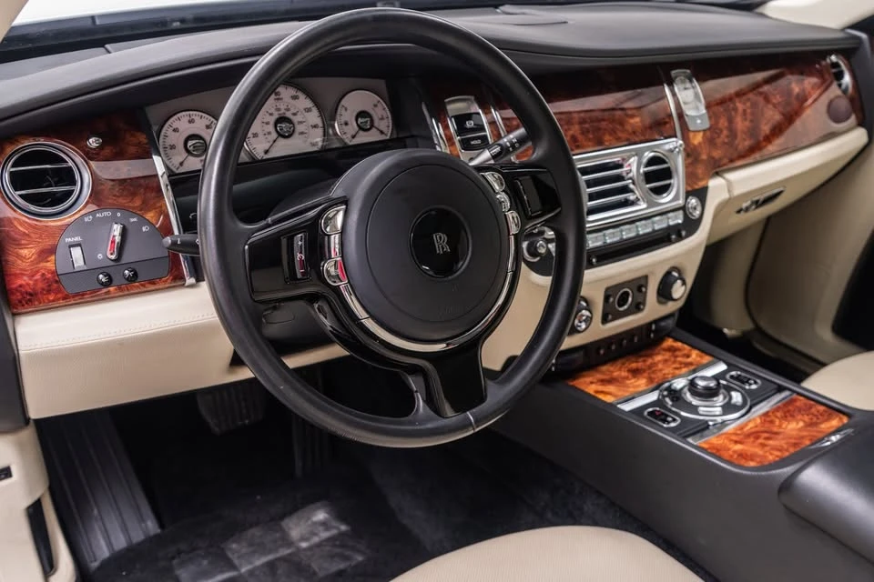 2010 Rolls-Royce Ghost 1st Gen - Image 12 of 19
