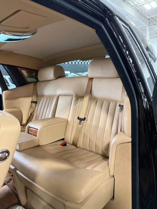 2010 Rolls-Royce Phantom VII - Image 9 of 10