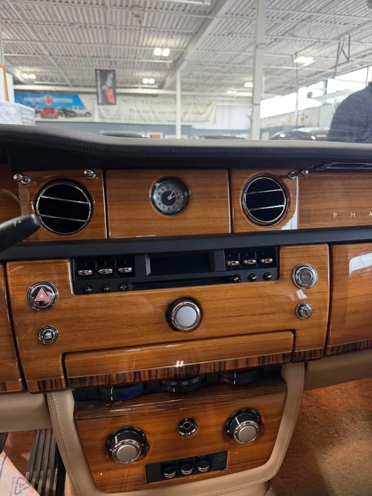 2010 Rolls-Royce Phantom VII - Image 7 of 10
