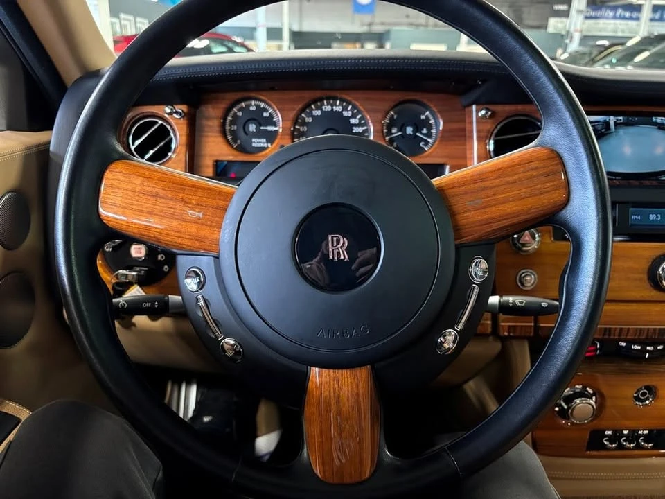 2010 Rolls-Royce Phantom VII - Image 7 of 18