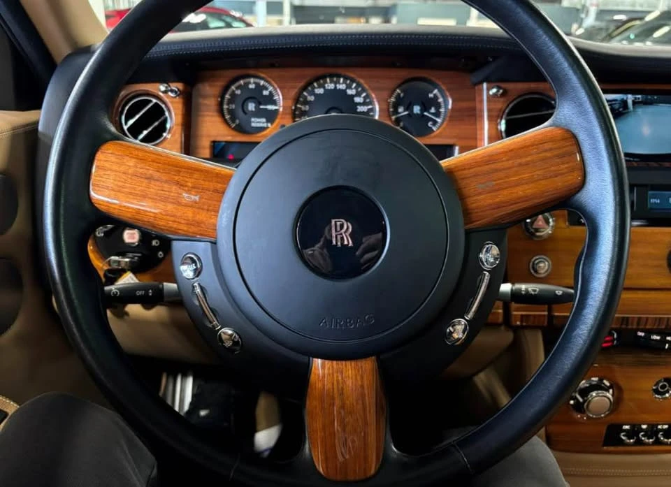 2010 Rolls-Royce Phantom VII - Image 3 of 13