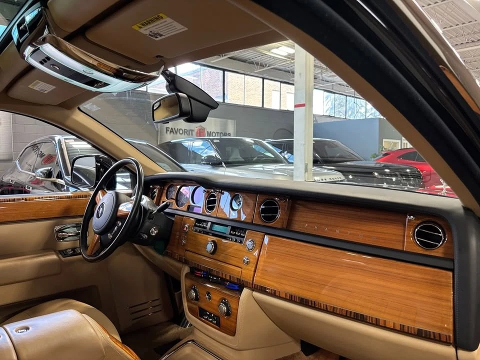 2010 Rolls-Royce Phantom VII - Image 9 of 18