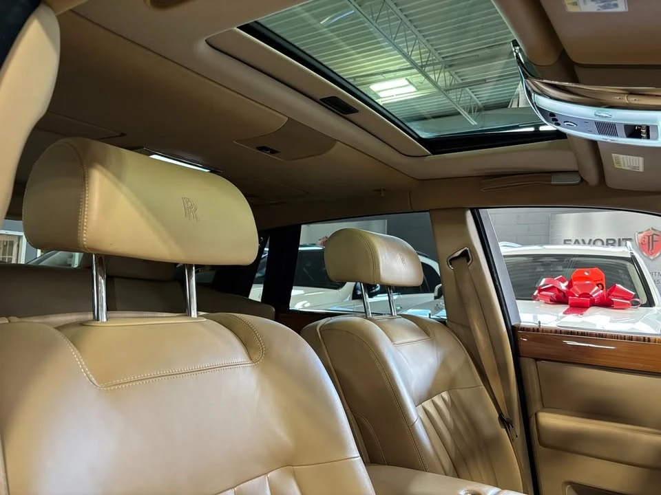 2010 Rolls-Royce Phantom VII - Image 10 of 18