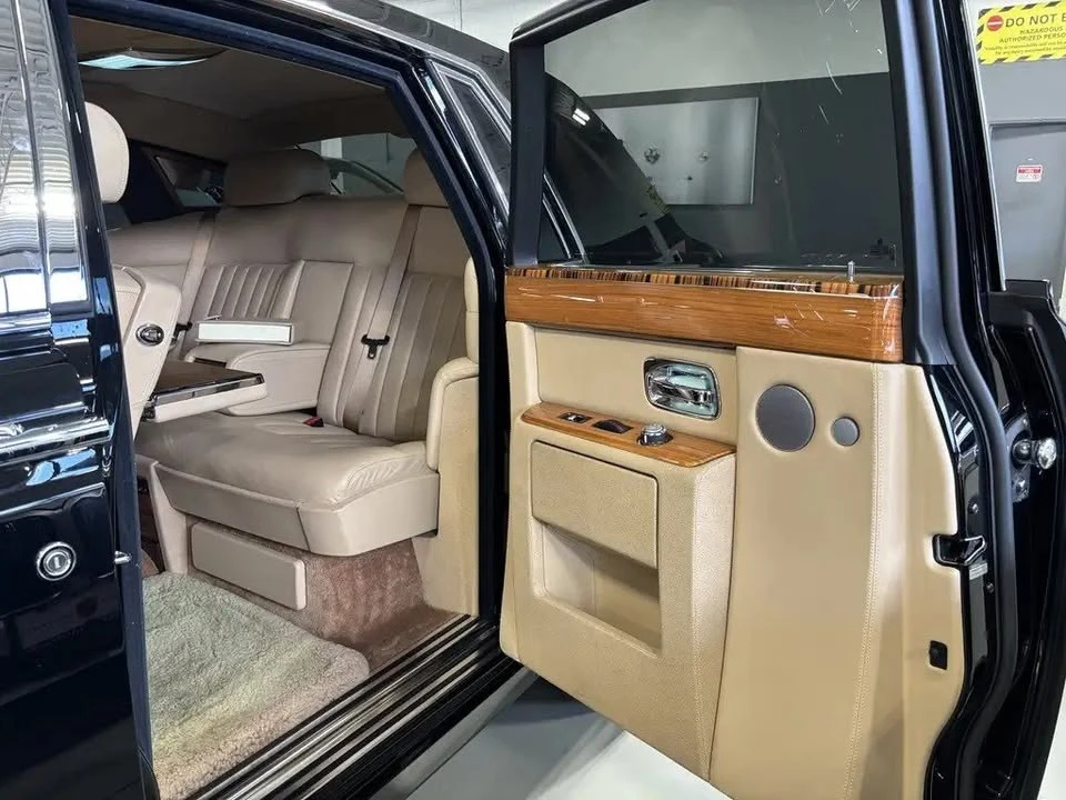 2010 Rolls-Royce Phantom VII - Image 9 of 10