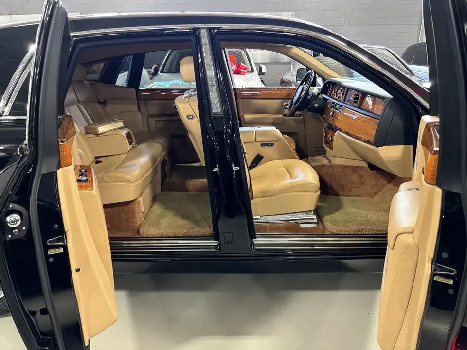2010 Rolls-Royce Phantom VII - Image 7 of 10