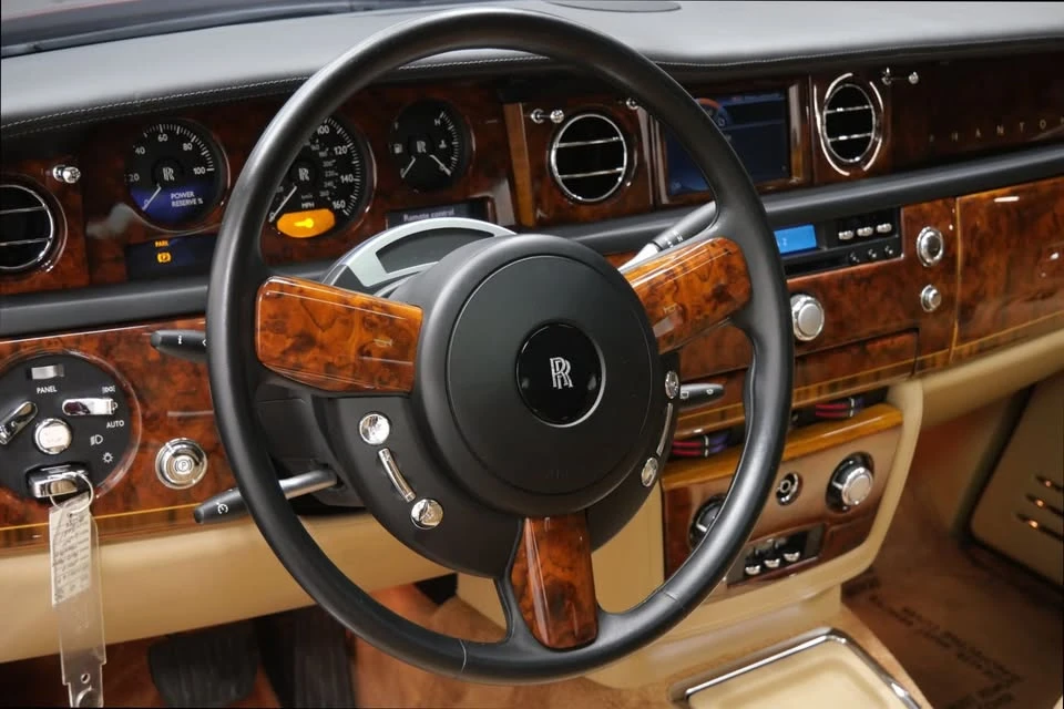 2010 Rolls-Royce Phantom VII - Image 14 of 19