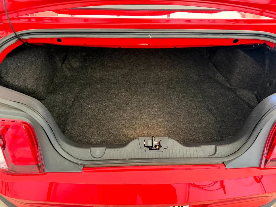 2010 Ford S197 Mustang - Image 10 of 11