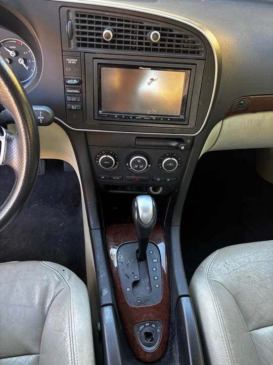 2010 Saab 9-3 2nd Gen - Image 11 of 13