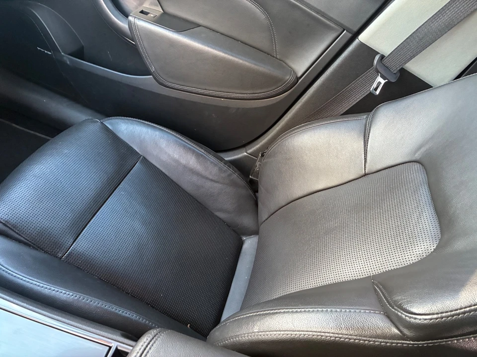 2010 Saab 9-5 2nd Gen - Image 5 of 8
