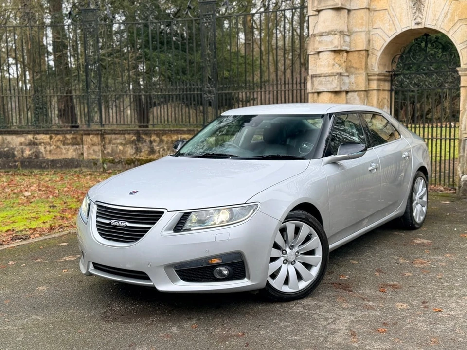 2010 Saab 9-5 2nd Gen - Image 2 of 30