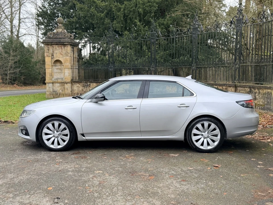 2010 Saab 9-5 2nd Gen - Image 8 of 30