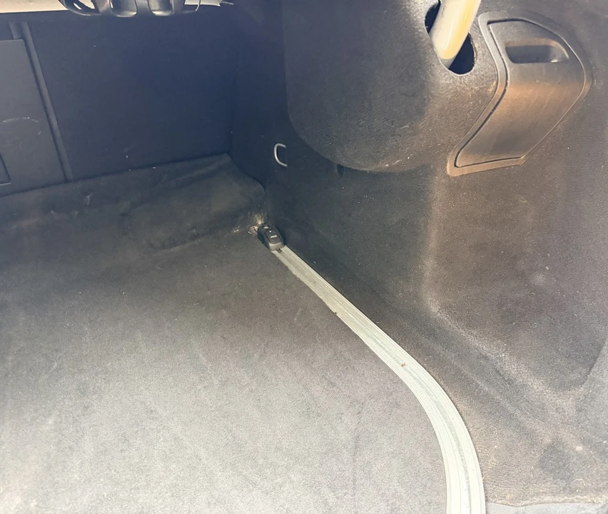 2010 Saab 9-5 2nd Gen - Image 18 of 30