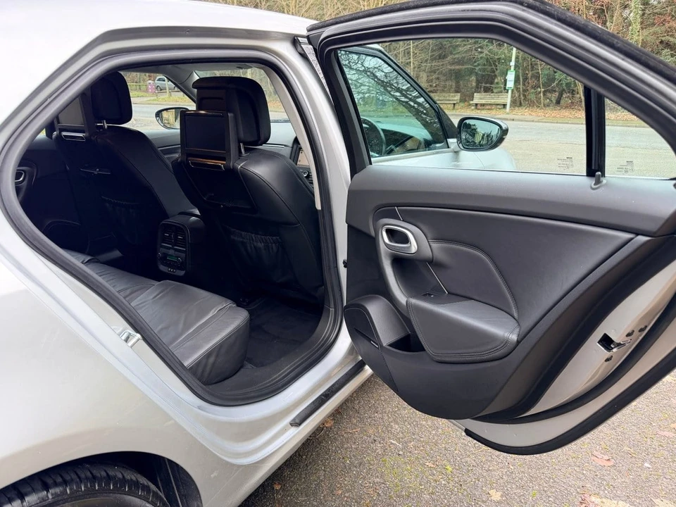 2010 Saab 9-5 2nd Gen - Image 19 of 30