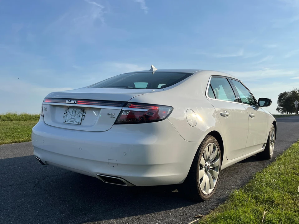 2010 Saab 9-5 2nd Gen - Image 17 of 31
