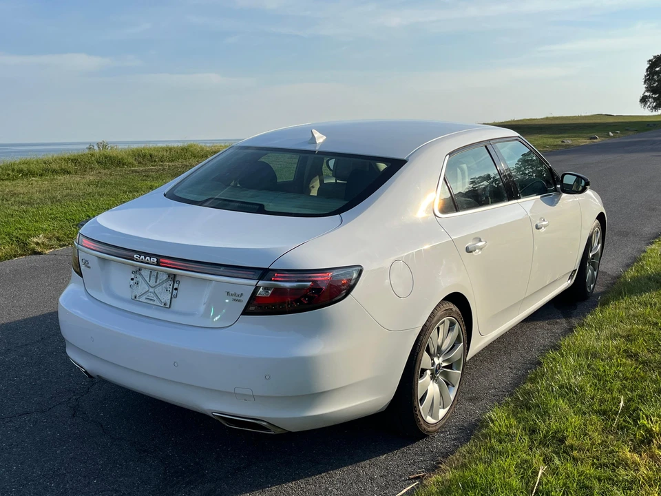 2010 Saab 9-5 2nd Gen - Image 16 of 31
