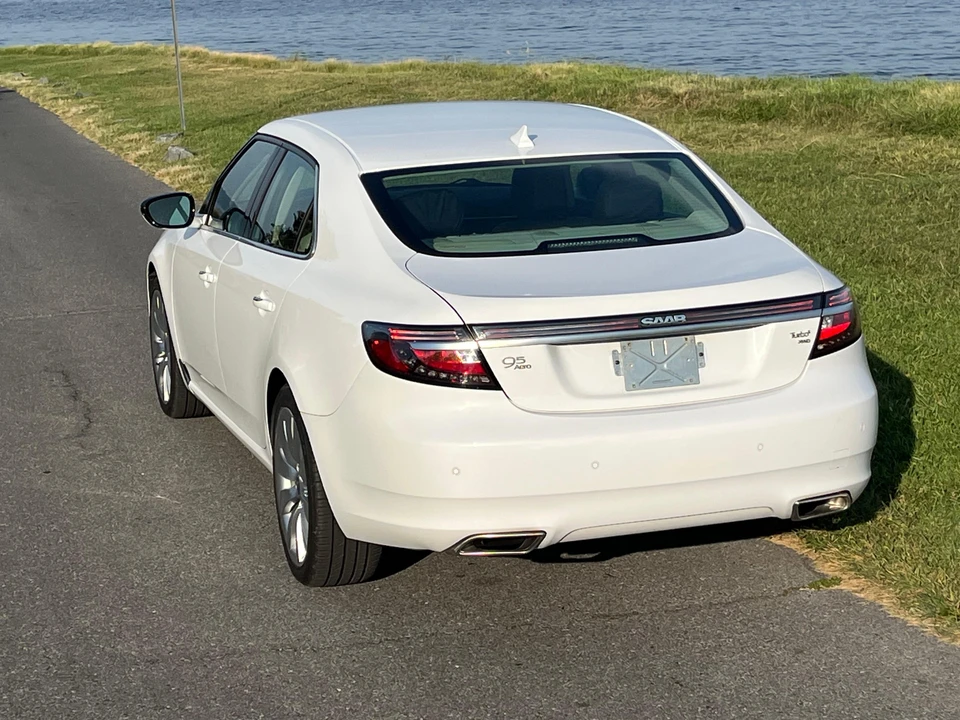 2010 Saab 9-5 2nd Gen - Image 10 of 31