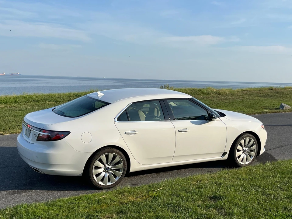 2010 Saab 9-5 2nd Gen - Image 19 of 31