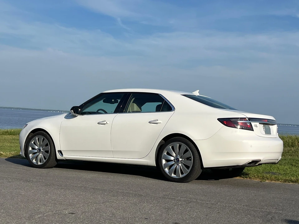 2010 Saab 9-5 2nd Gen - Image 9 of 31