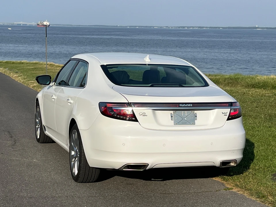 2010 Saab 9-5 2nd Gen - Image 11 of 31
