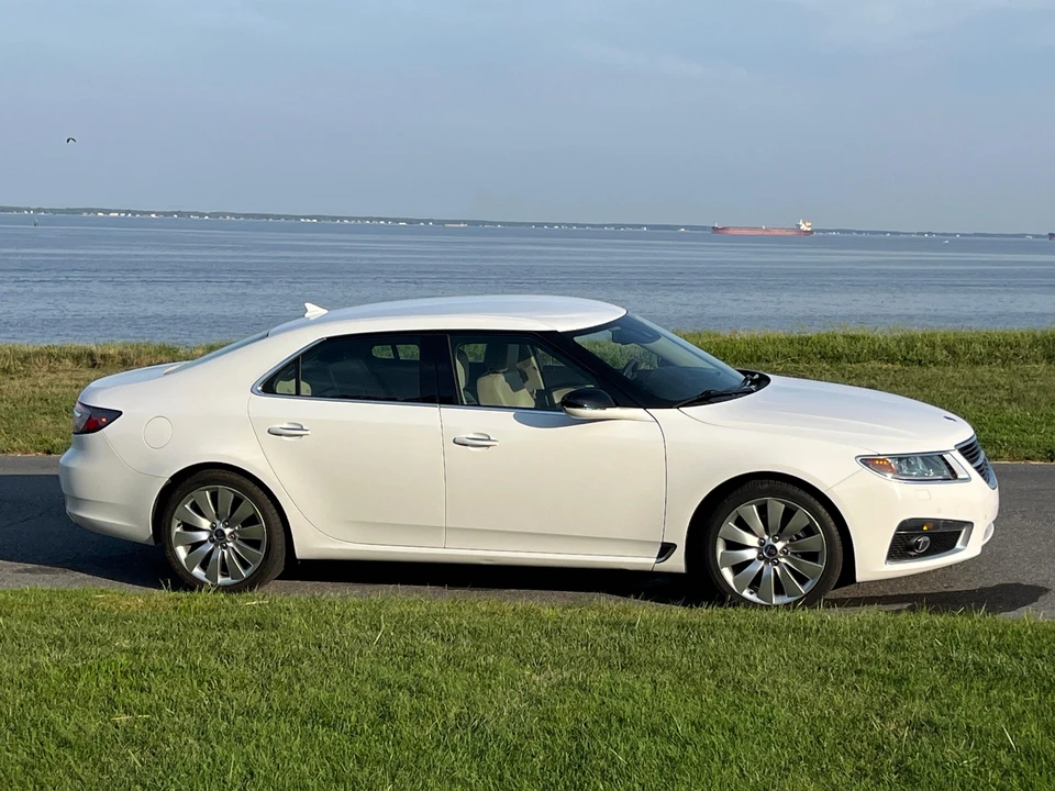2010 Saab 9-5 2nd Gen - Image 21 of 31