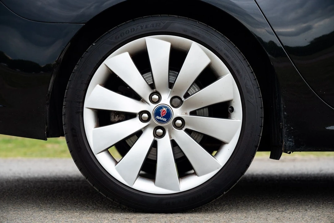 2010 Saab 9-5 2nd Gen - Image 21 of 30
