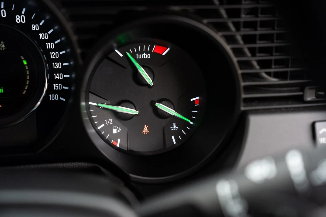 2010 Saab 9-5 2nd Gen - Image 25 of 30