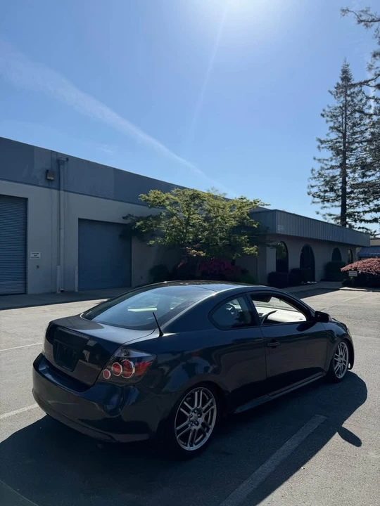 2010 Scion tC - Image 5 of 10