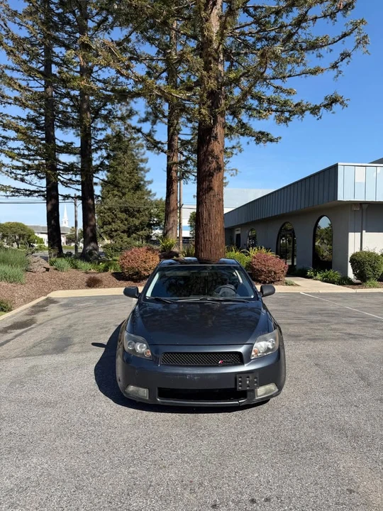 2010 Scion tC - Image 2 of 10