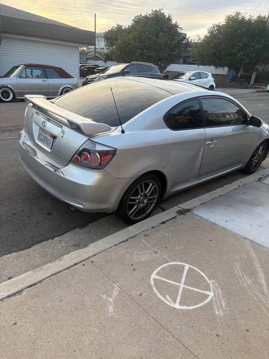 2010 Scion tC - Image 2 of 3