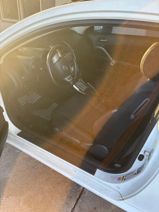 2010 Scion tC - Image 8 of 10