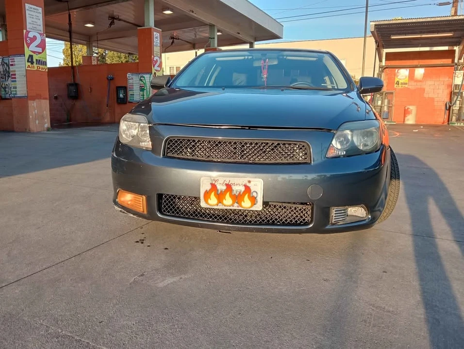 2010 Scion tC - Image 2 of 14