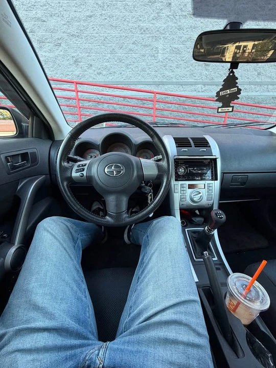 2010 Scion tC - Image 6 of 6