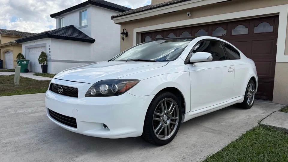 2010 Scion tC - Image 4 of 11