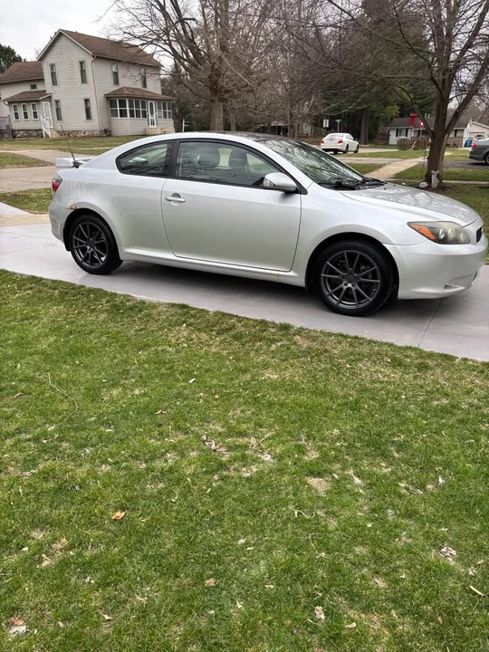 2010 Scion tC - Image 2 of 11