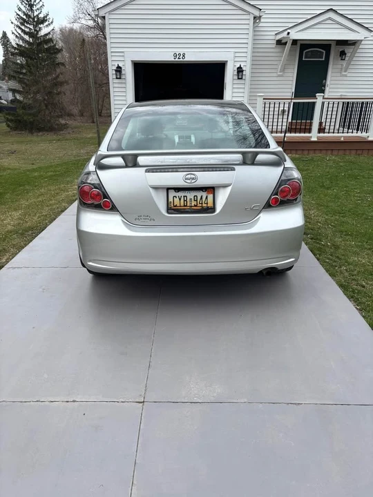 2010 Scion tC - Image 3 of 11