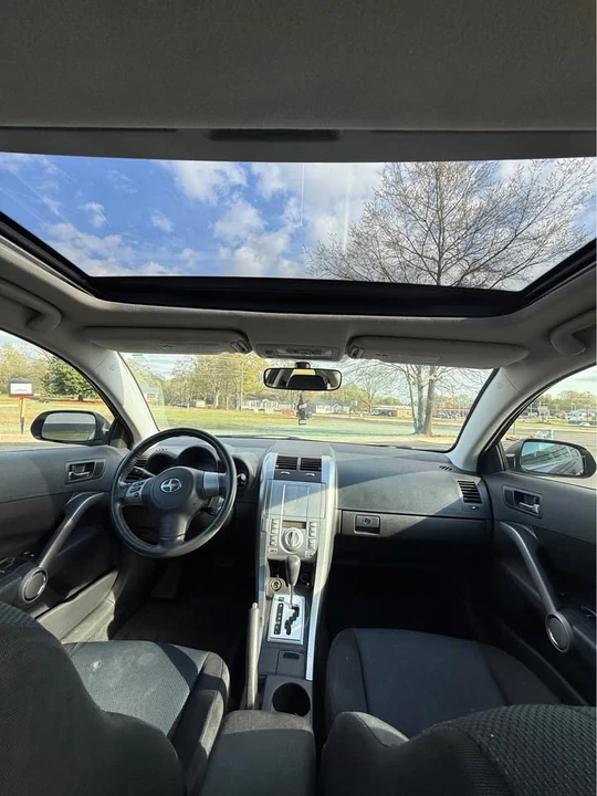2010 Scion tC - Image 8 of 13