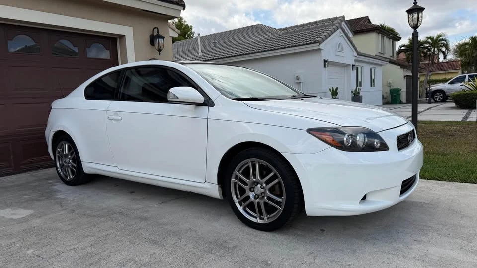 2010 Scion tC - Image 2 of 11