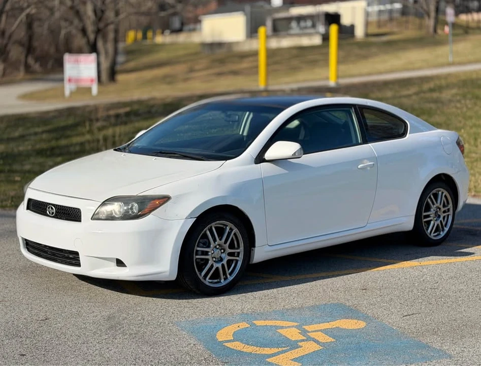 2010 Scion tC - Image 10 of 20